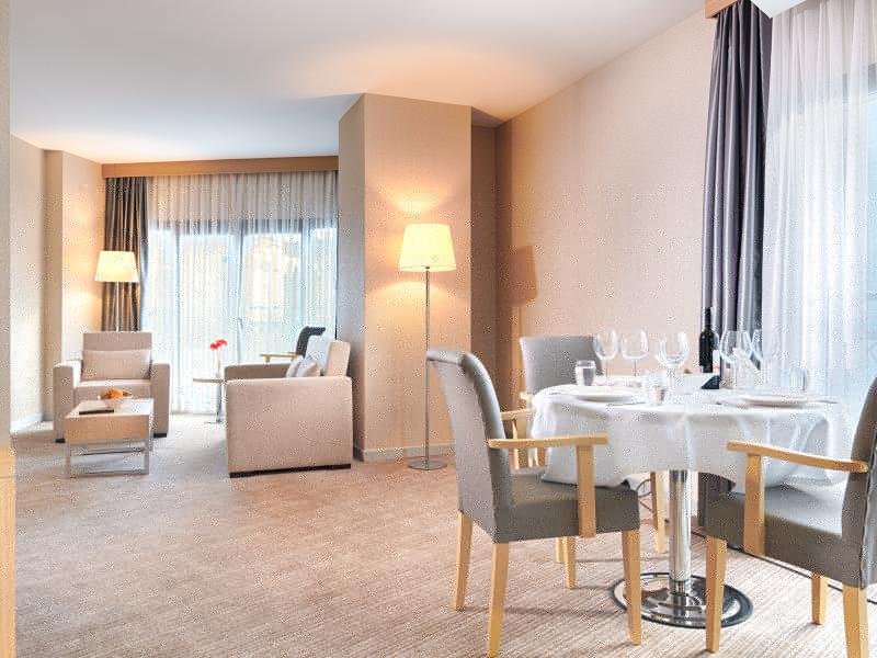 Suite, Şehir Manzaralı